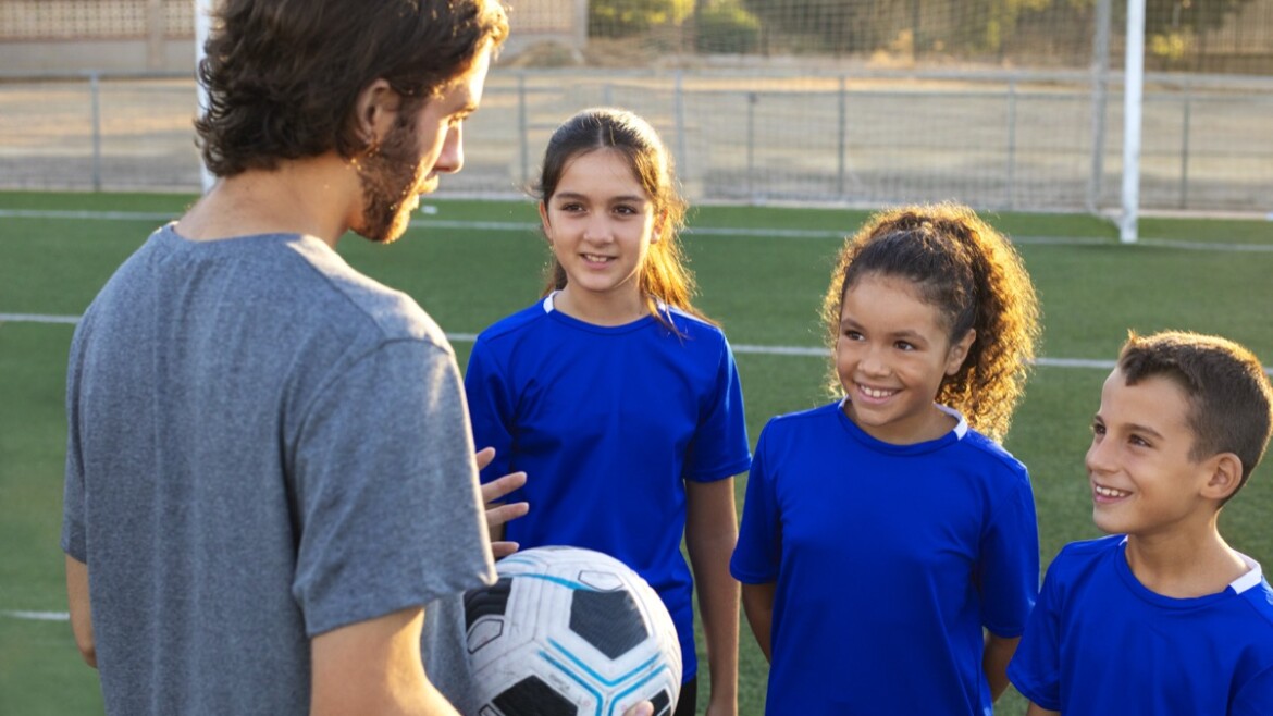 Gra w piłkę nożną dla dzieci – przewodnik