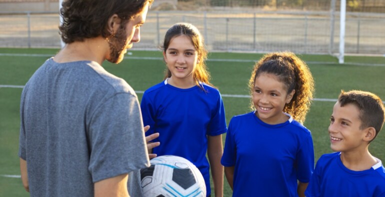 Gra w piłkę nożną dla dzieci – przewodnik