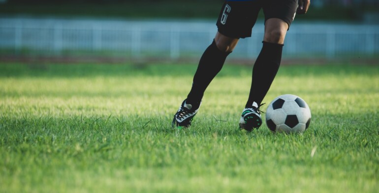 Jak poprawić celność strzałów w piłce nożnej – kompleksowy przewodnik