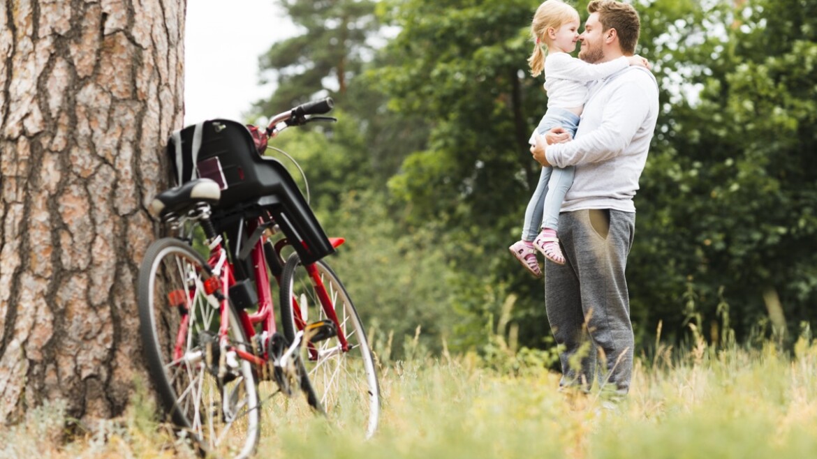 Jak przewozić dziecko na rowerze – bezpieczne metody i przepisy